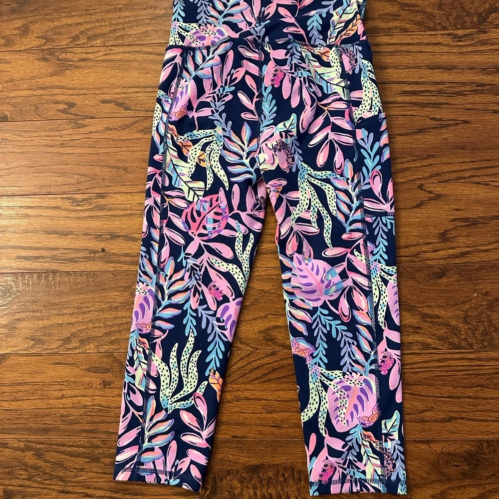 Lilly Pulitzer Blue and Pink Capri Pants with Tropical Print - Picture 5 of 5
